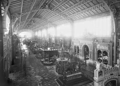 Galleria delle varie industrie, Esposizione Universale, Parigi, 1889 da Adolphe Giraudon